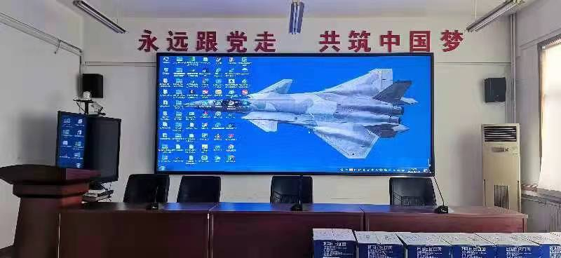 室內(nèi)P2全彩屏完成一塊，積極復(fù)工復(fù)產(chǎn)，抗疫堅持到底